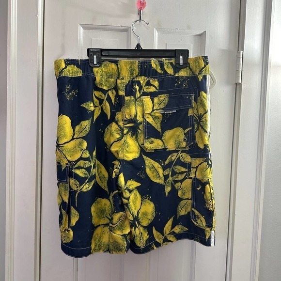 MOSSIMO supply Co swum trunks - Picture 2 of 3